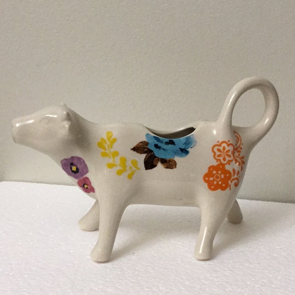 The Pioneer Woman Creamer